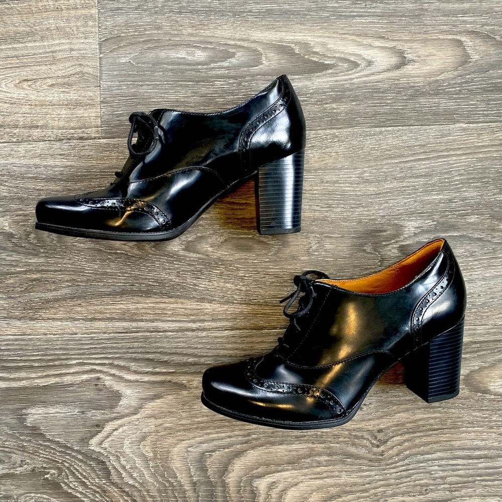 Clark’s Oxford Pump Ankle Bootie